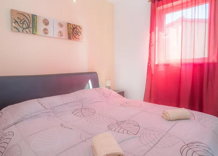 아파트 With A Parking Space - 8925 *