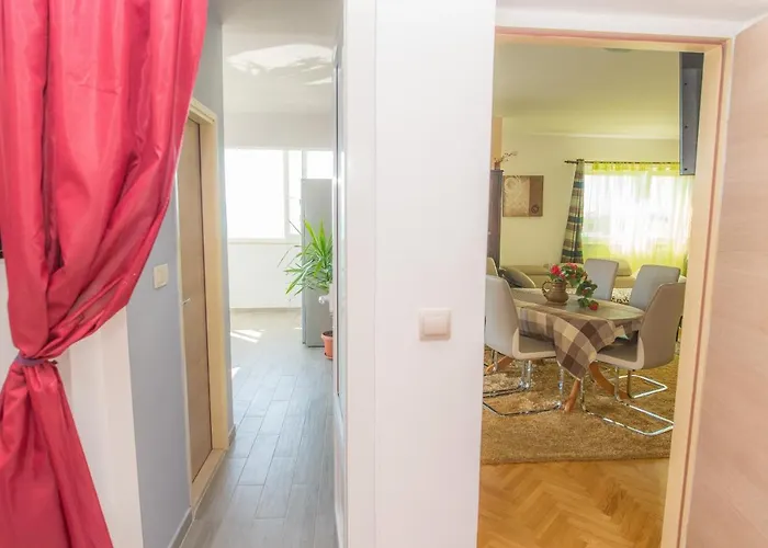 아파트 With A Parking Space - 8925